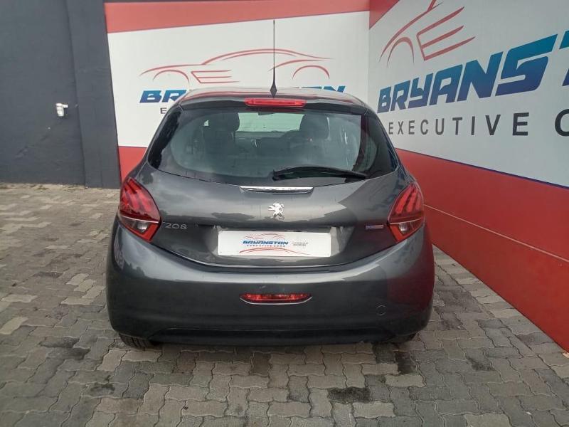 Peugeot | 208
