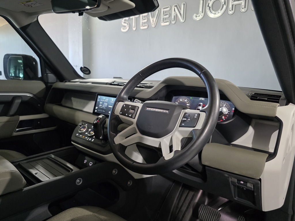 Land Rover | Defender